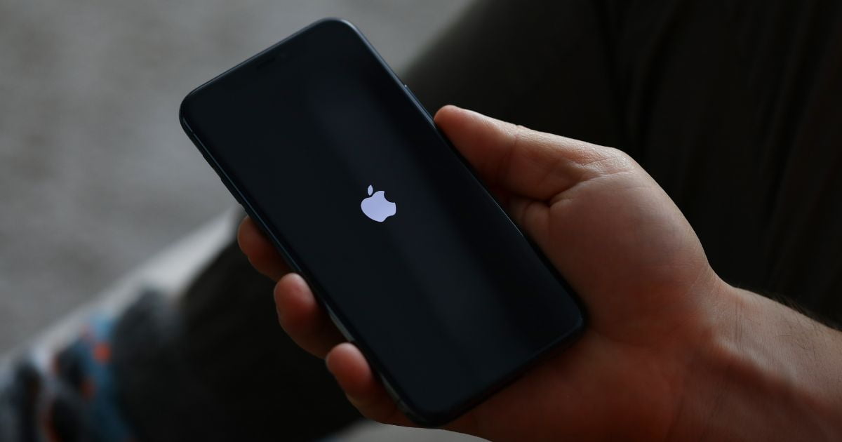 ไอโฟนครองใจวัยรุ่น แต่ Apple Music และ Apple TV+ ยังไม่โดน